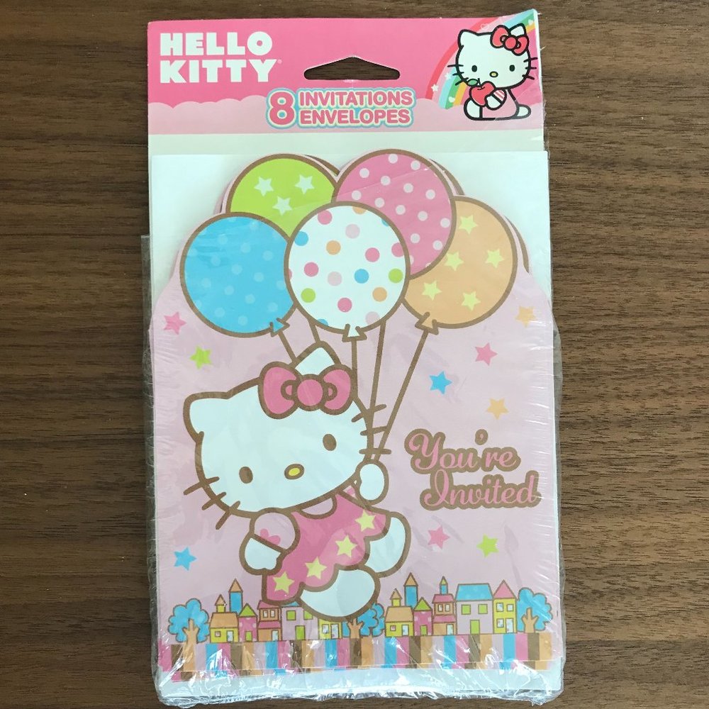 4 Hello Kitty Invitations & Envelopes